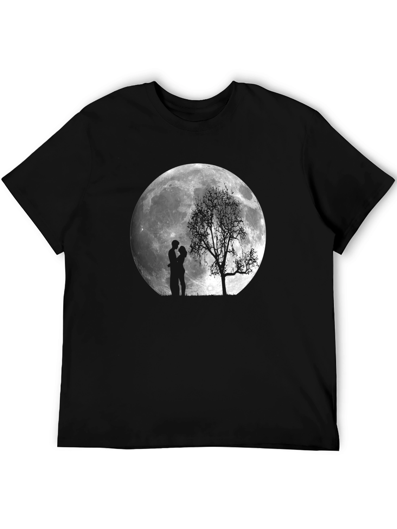 Camiseta Negra Romántica: Luna Pareja y Árbol