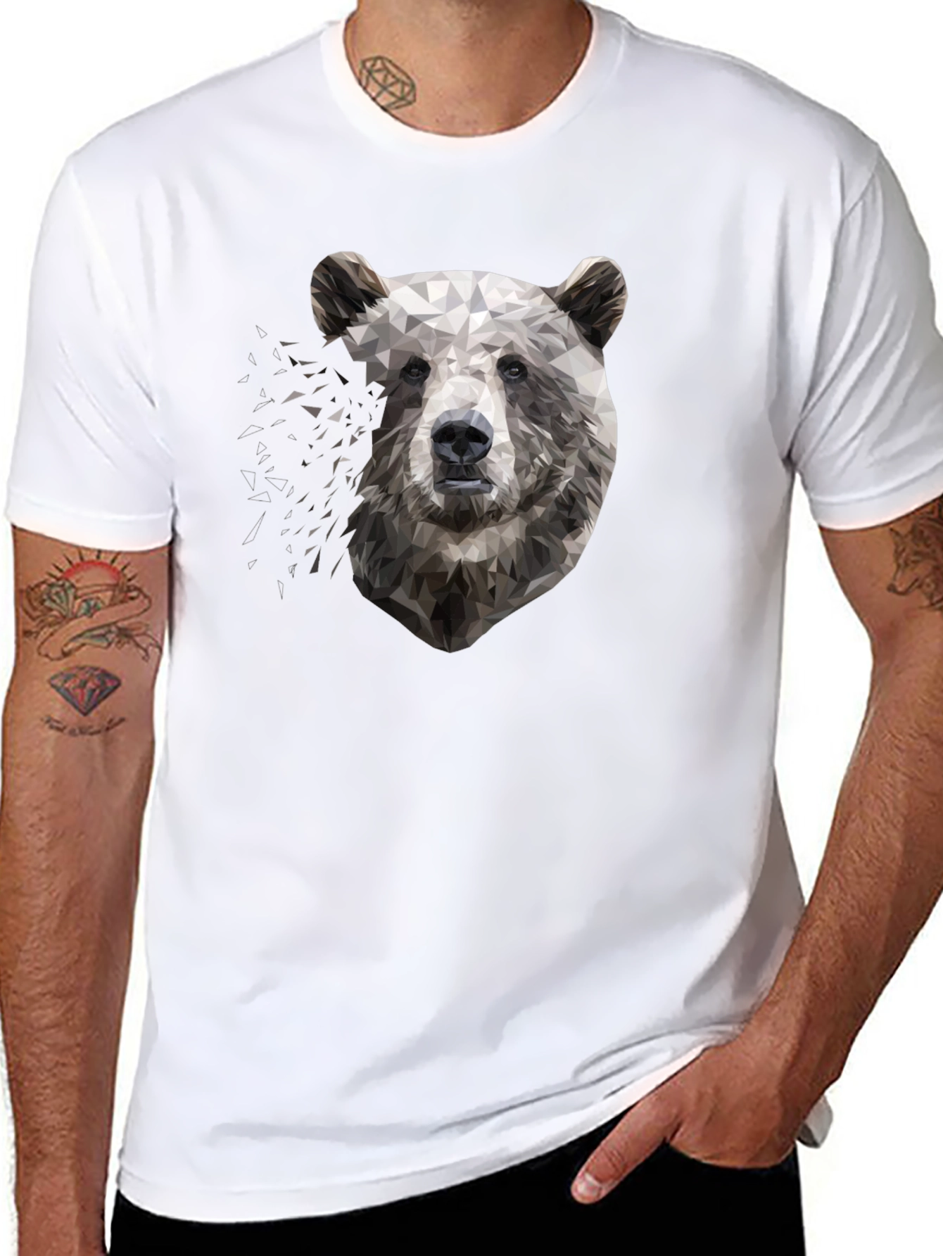 Camiseta Negra con Diseño Oso Geométrico