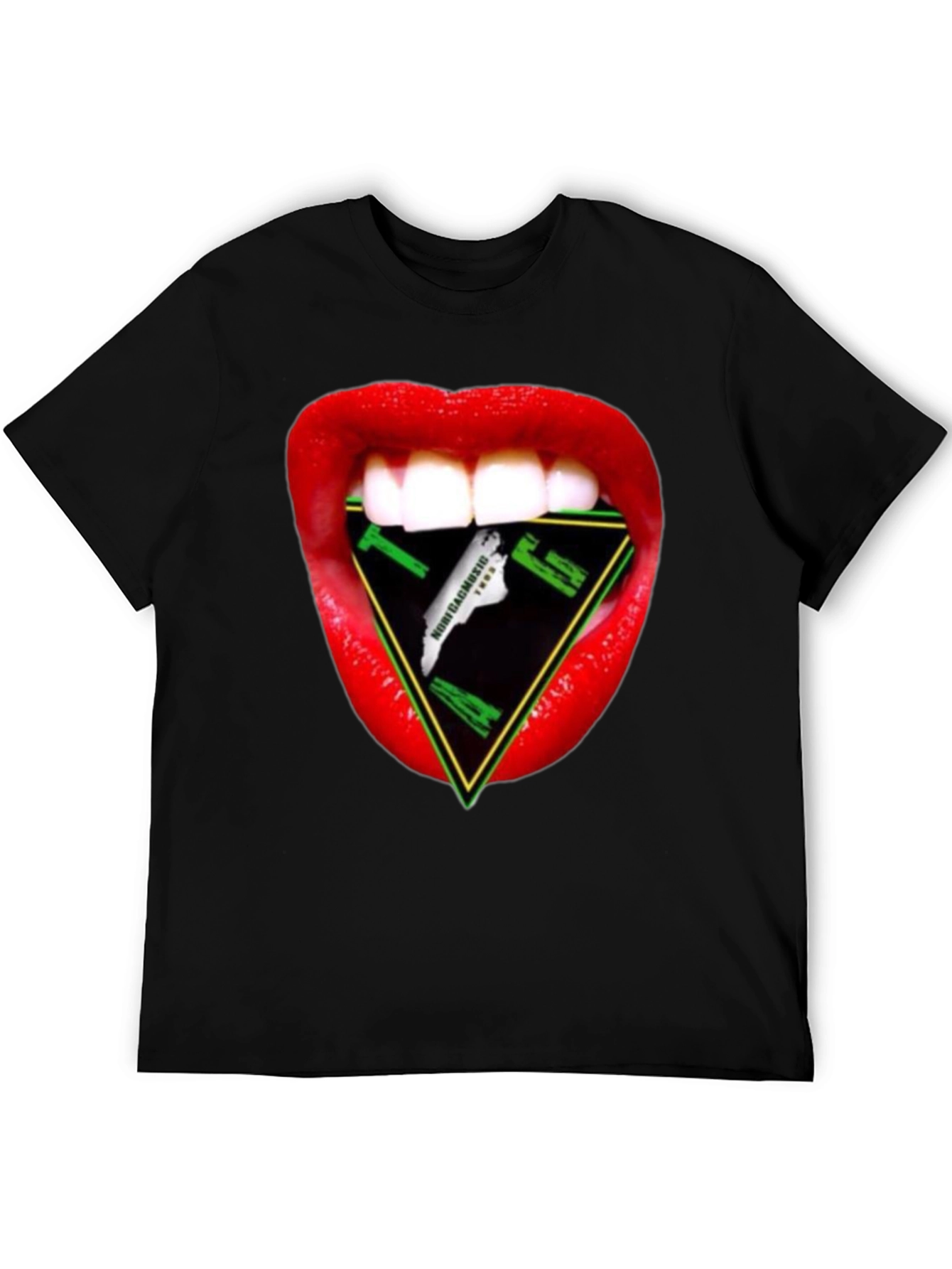 Camiseta Negra con Diseño de Boca y Triángulo Musical