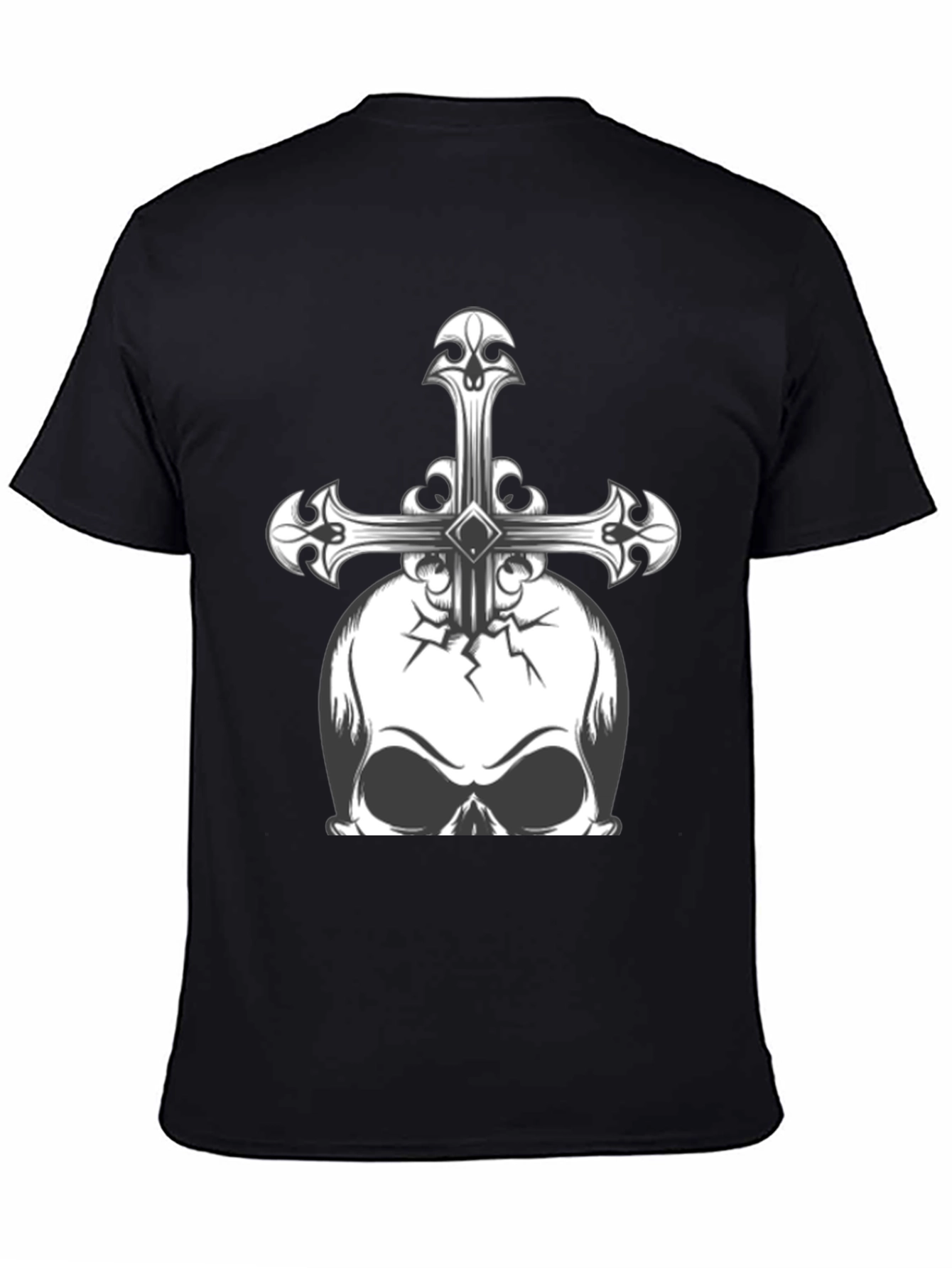 Camiseta Negra con Calavera y Cruz Gótica