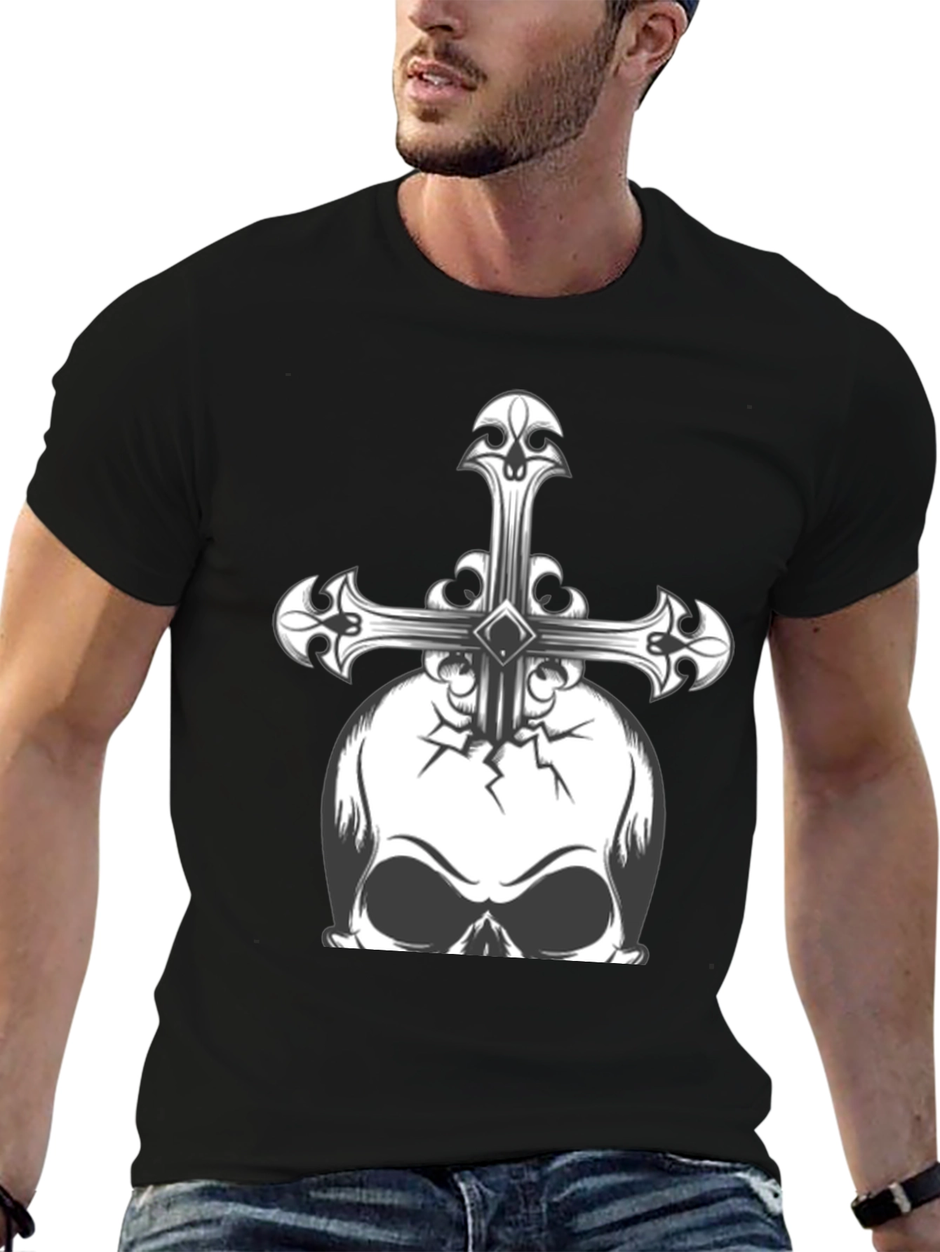 Camiseta Negra con Calavera y Cruz Gótica