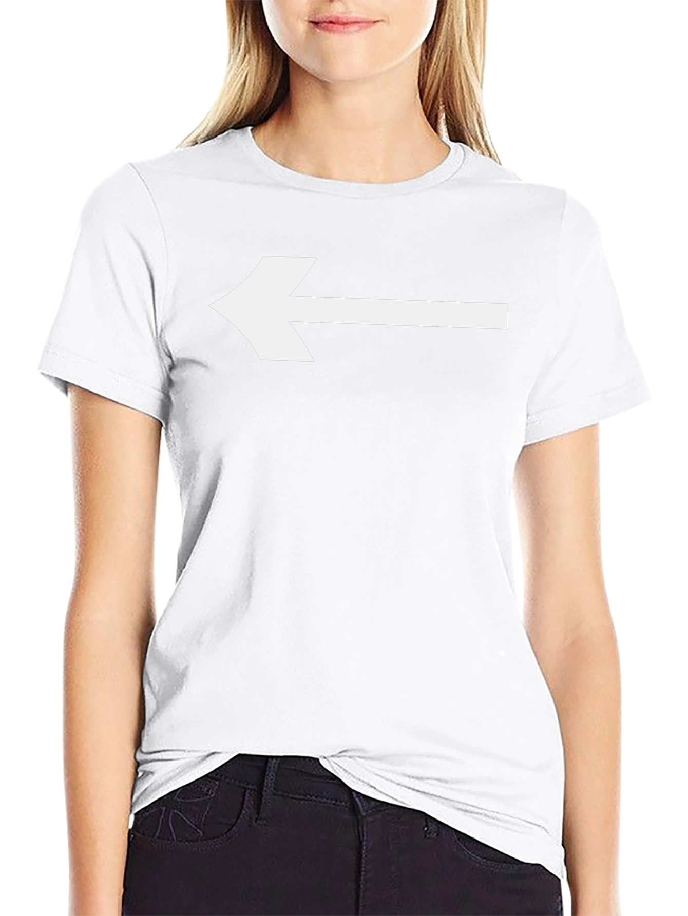Camiseta Negra con Flecha Blanca Señalando a la Izquierda
