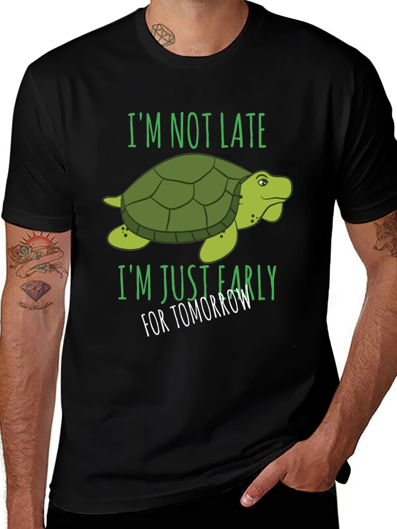 Camiseta Negra con Diseño de Tortuga Divertida