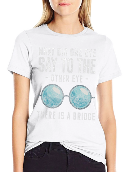 Camiseta Negra con Estampado de Humor Óptico