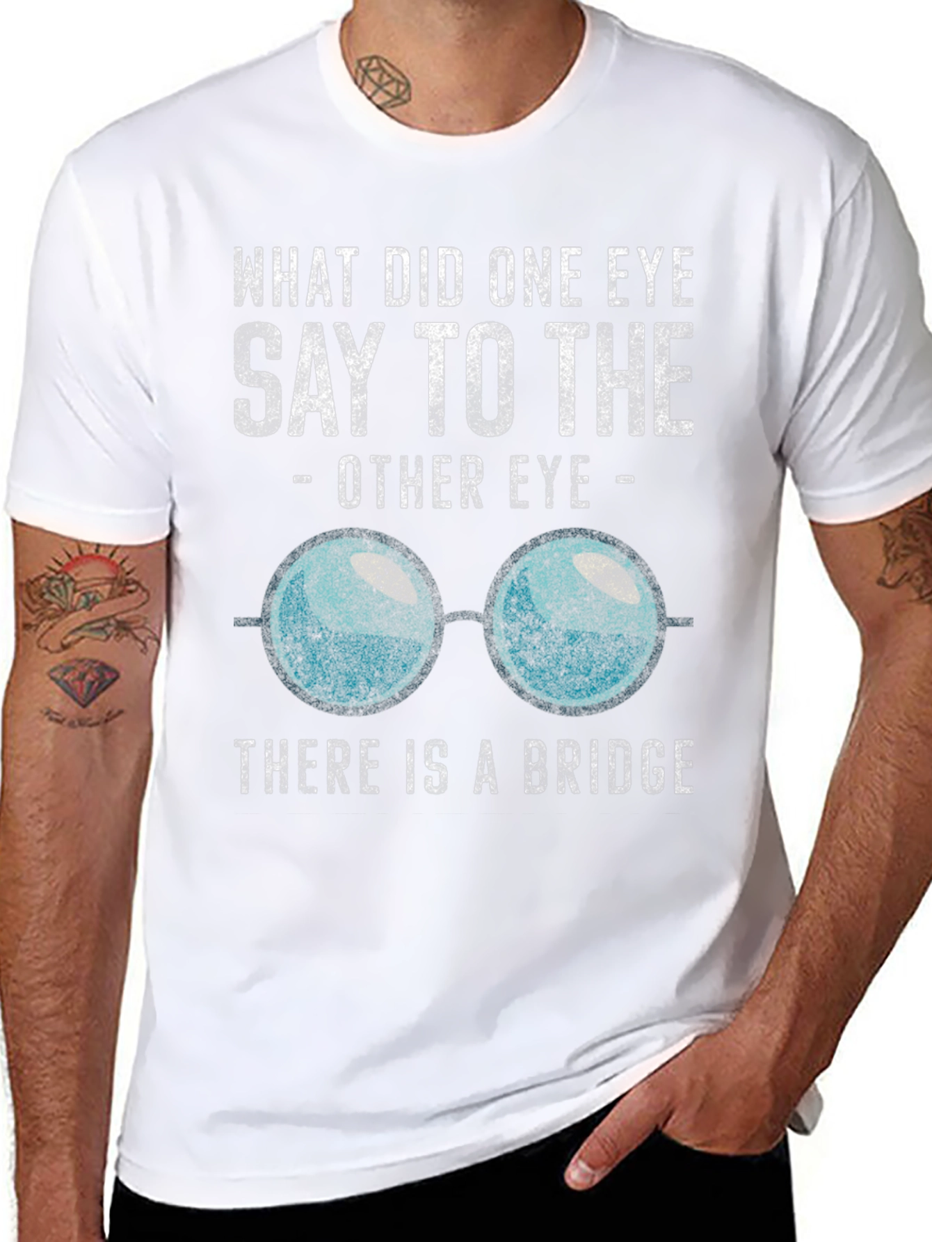 Camiseta Negra con Estampado de Humor Óptico