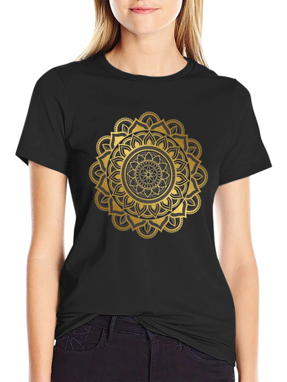 Camiseta Negra con Mandala Dorada