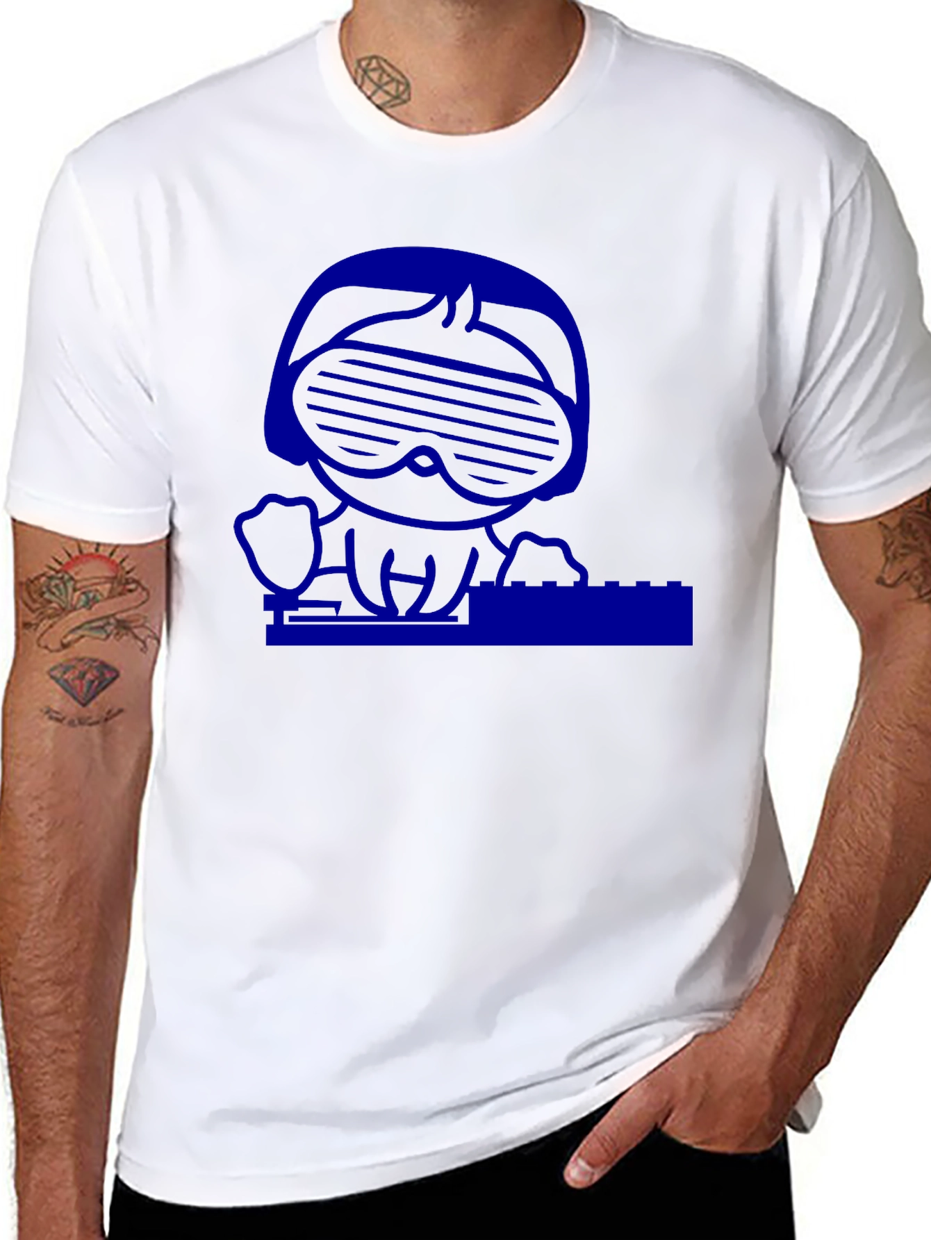 Camiseta Negra con Diseño Gráfico Azul