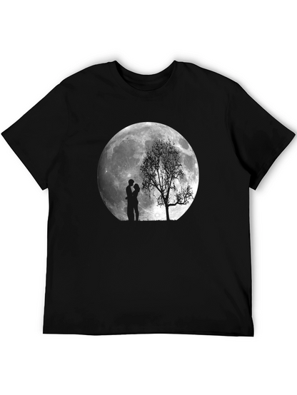 Camiseta Negra Romántica: Luna Pareja y Árbol