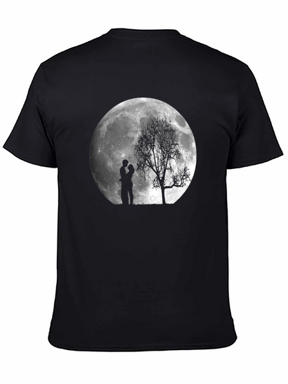 Camiseta Negra Romántica: Luna Pareja y Árbol