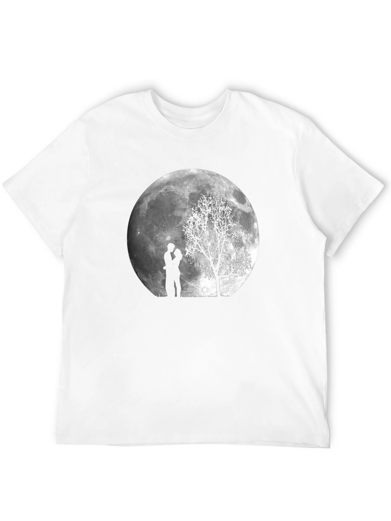 Camiseta Negra Romántica: Luna Pareja y Árbol
