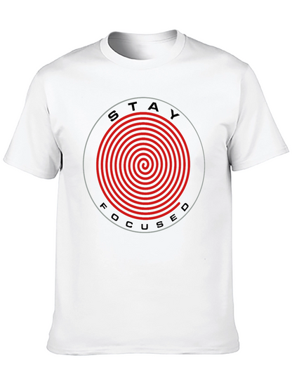 Camiseta Negra Stay Focused con Espiral Roja