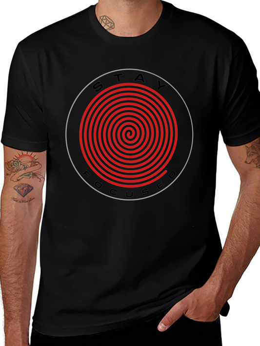 Camiseta Negra Stay Focused con Espiral Roja