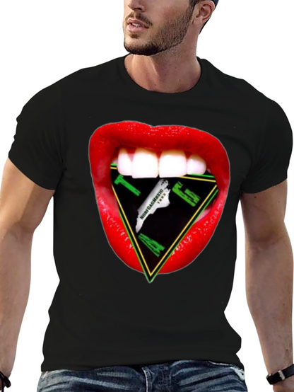 Camiseta Negra con Diseño de Boca y Triángulo Musical