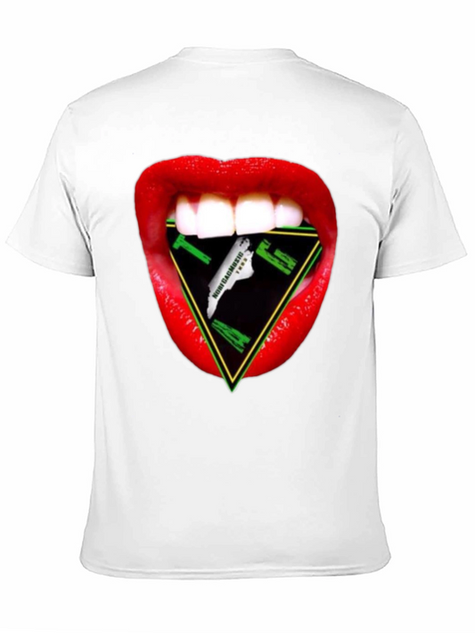 Camiseta Negra con Diseño de Boca y Triángulo Musical