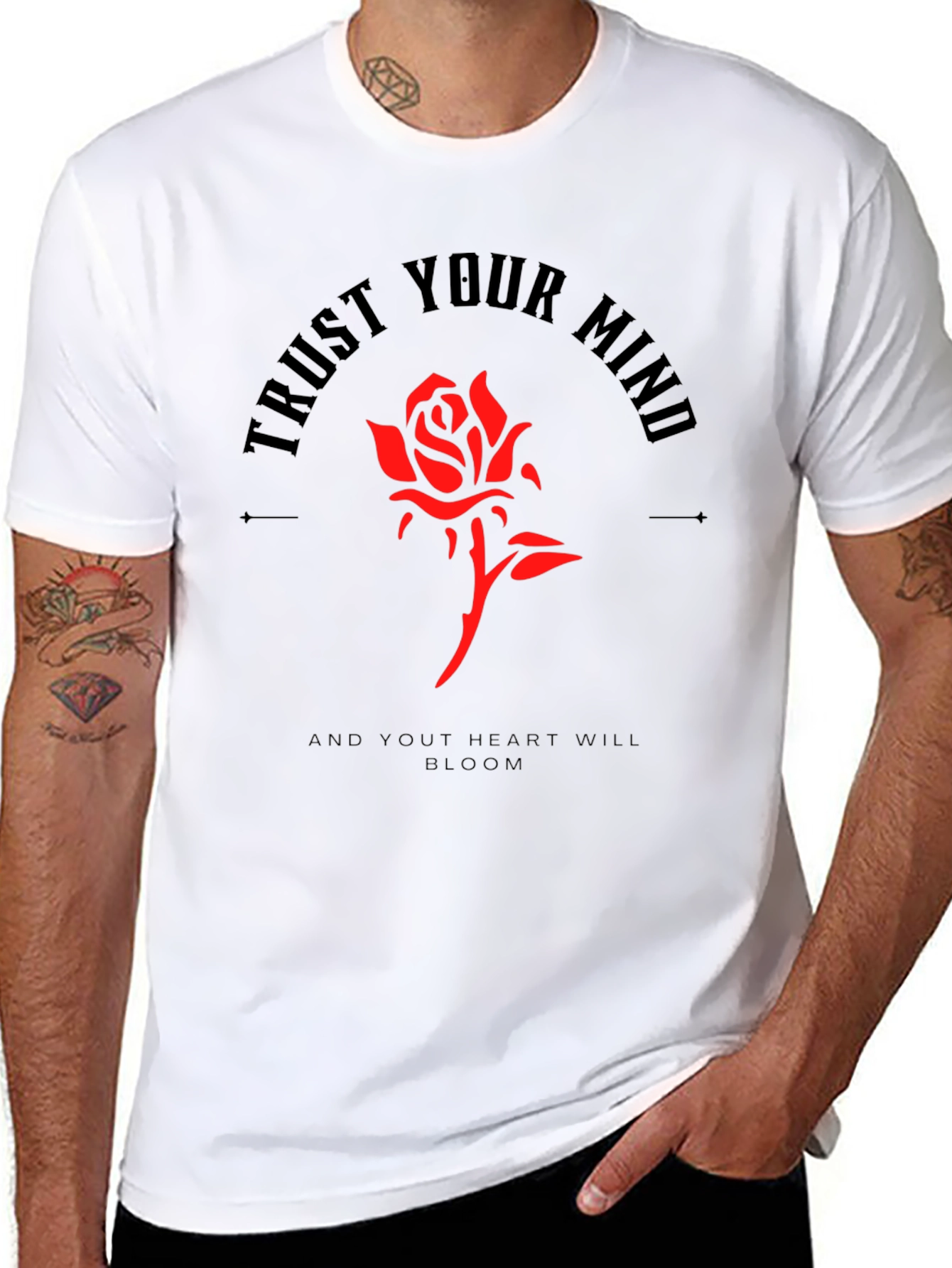 Camiseta Negra Confía en tu mente con Rosa Roja