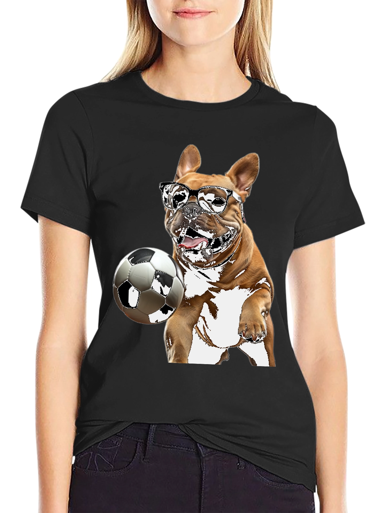Camiseta Negra con Bulldog Francés Jugando Fútbol