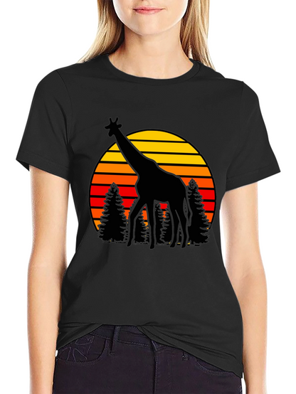 Camiseta Negra con Jirafa y Atardecer Retro