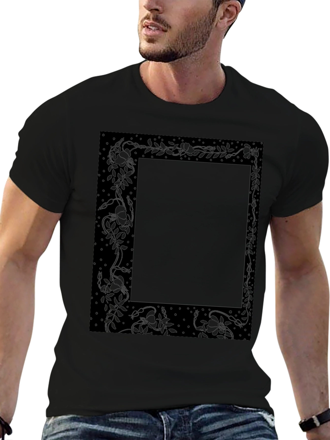 Camiseta Negra Estampada Floral Elegante