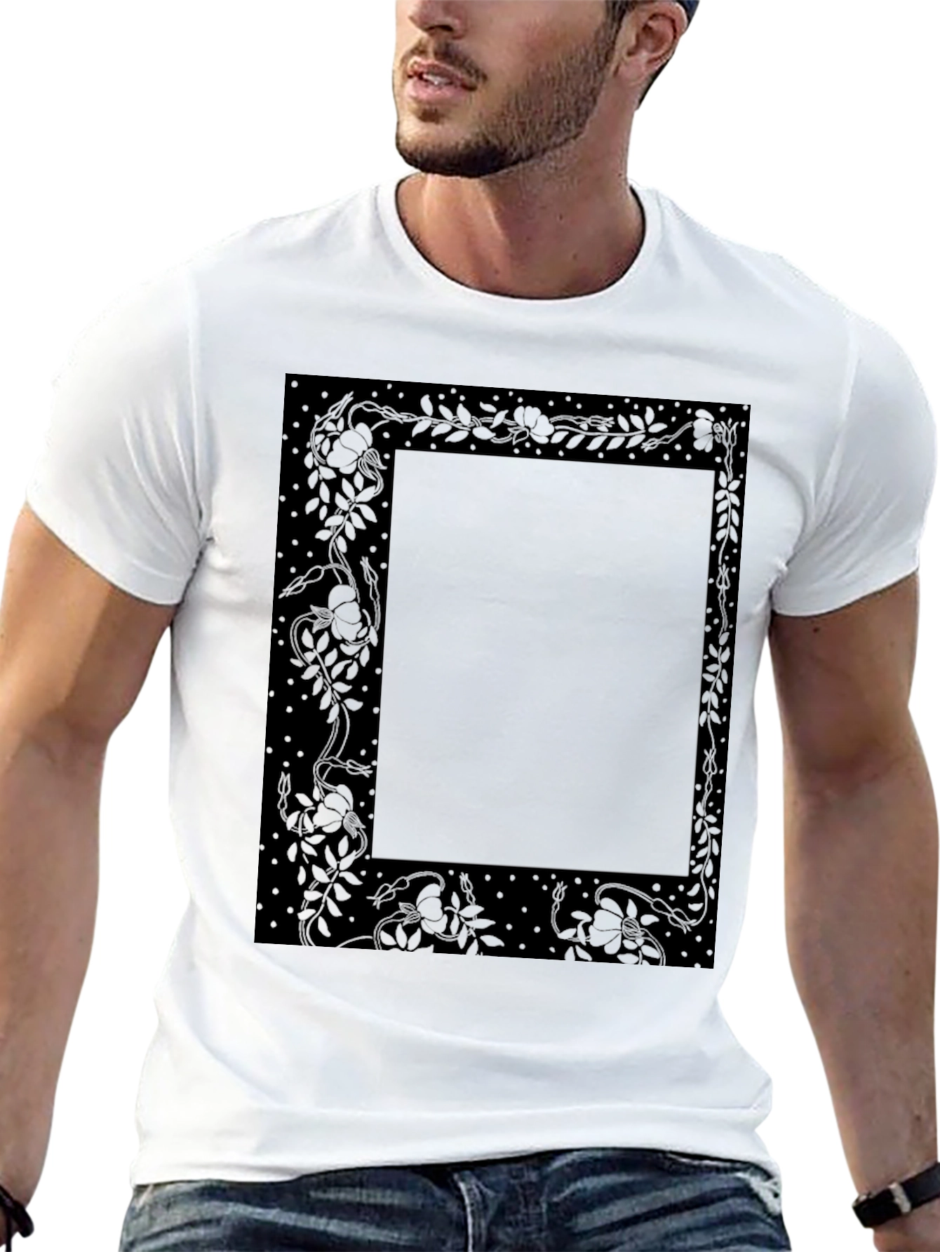 Camiseta Negra Estampada Floral Elegante